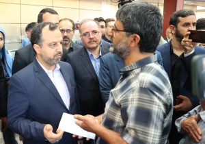 بازدید سرزده وزیر اقتصاد از شعبه بانک صادرات ایران در اسلامشهر