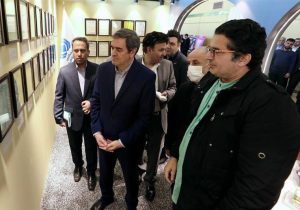 بازدید رئیس کل بیمه مرکزی و هیات همراه از نمایشگاه دستاوردهای بیمه‌ای