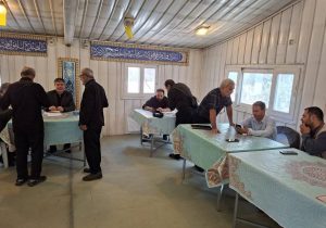 برپایی میز خدمت بیمه ایران در مصلای نماز جمعه تهران