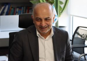بخشی از توفیقات ما مرهون جامعه پزشکی است / تجلیل از پزشکان همکار بیمه دی در روز پزشک
